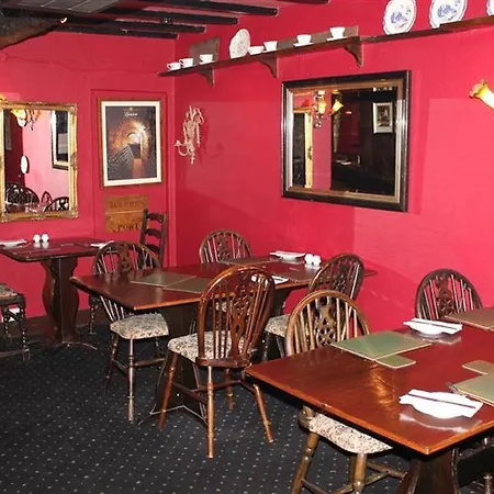 George & Dragon Hotel 4*